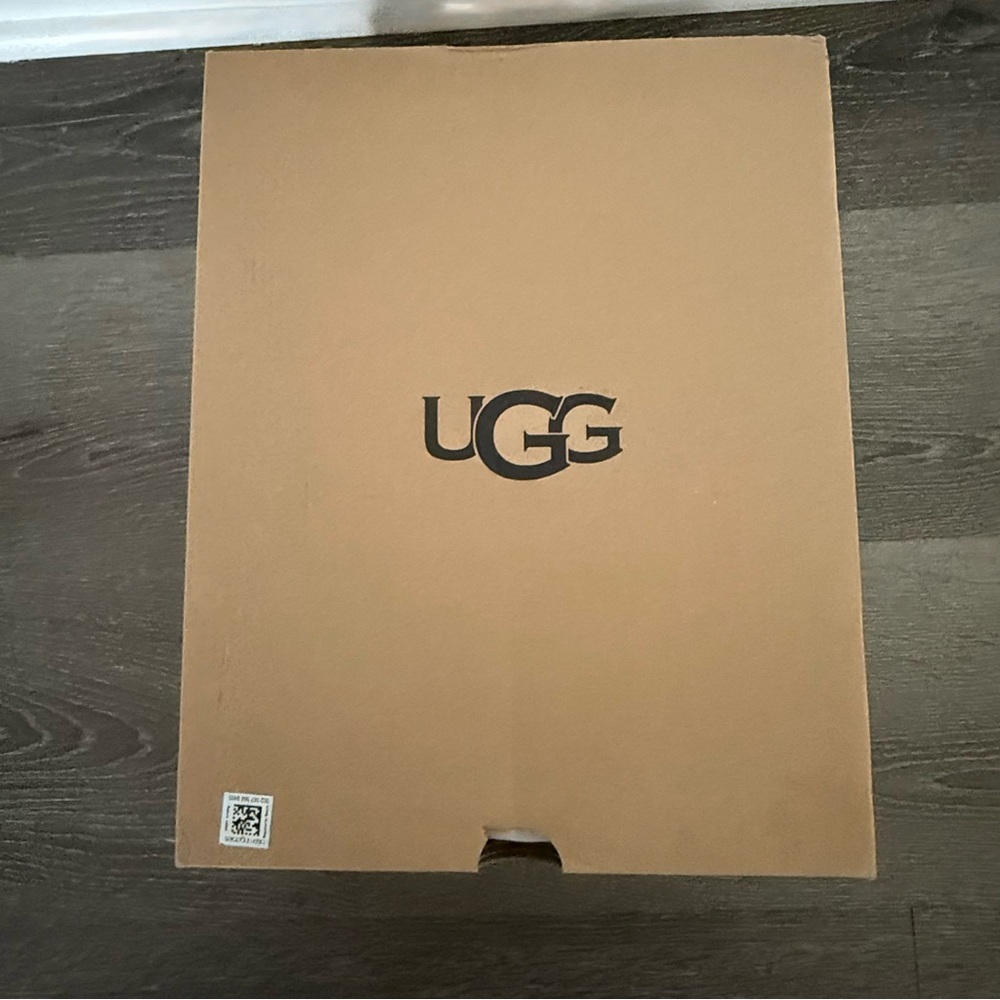UGG Women's Neusch Platform Sandals - Picture 13 of 13